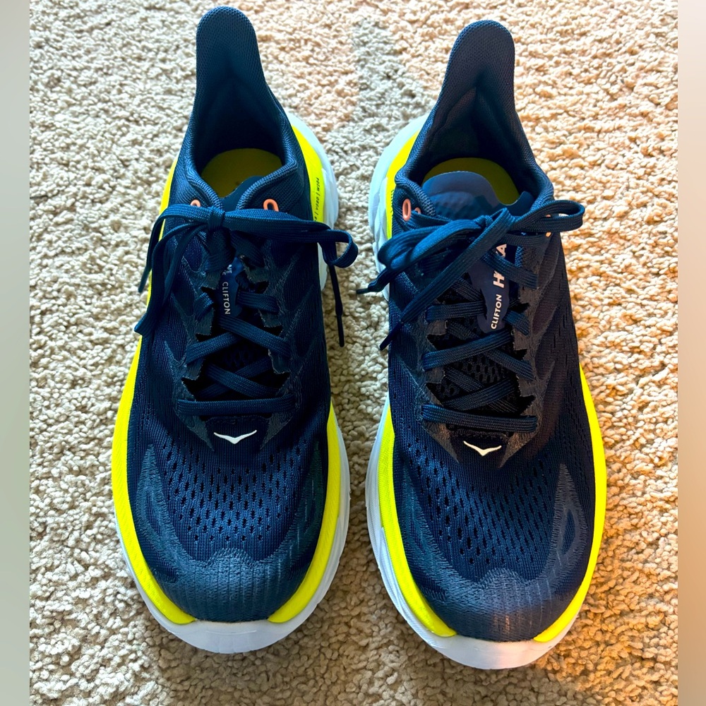 Hoka One One Clifton US Women's size 7.5
532x18 V580 W204